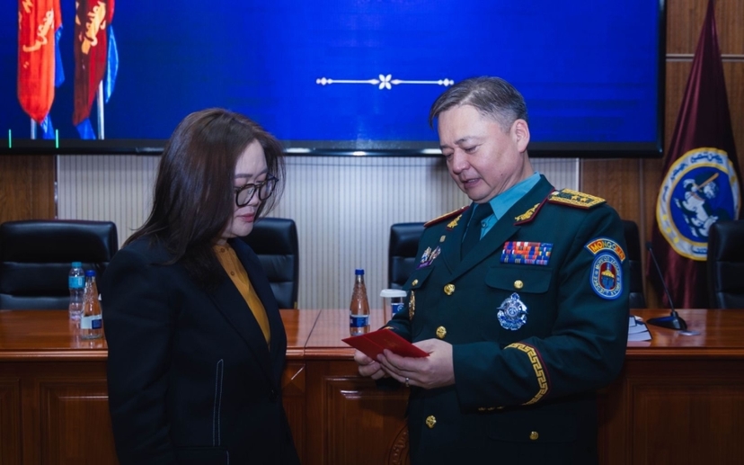 Цагдаа, дотоодын цэргийн байгууллагад хийсэн ПДИ-ийн судалгаа, шинжилгээний тайланг хүлээлгэн өглөө